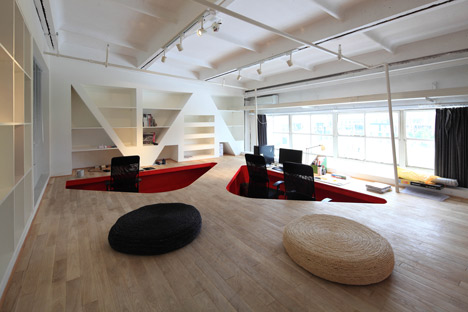Red Town Office by Taranta Creations Red Town Office by Taranta Creations