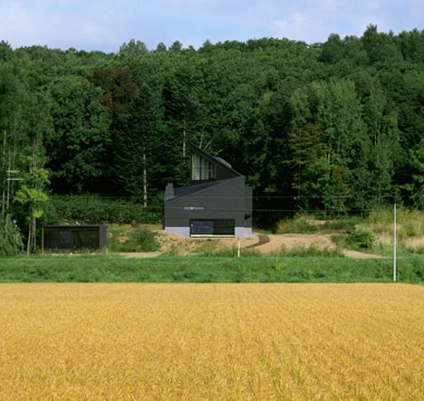 Tohma-House-by-Hiroshi-Horio-Architects