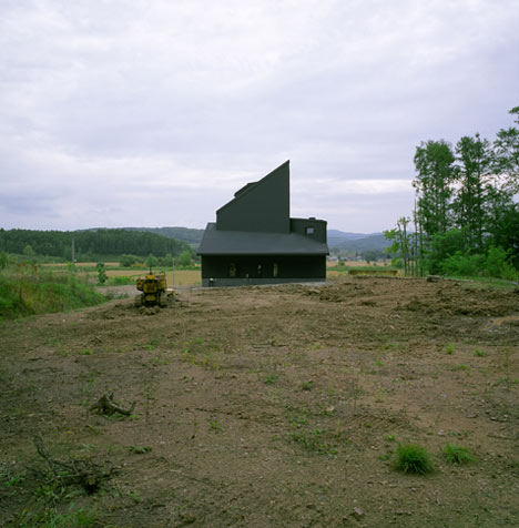 Tohma-House-by-Hiroshi-Horio-Architects