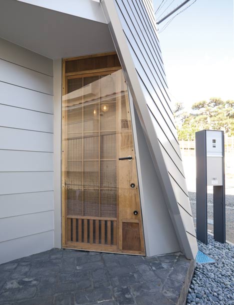 Yachiyo by Atelier Tekuto Yachiyo by Atelier Tekuto