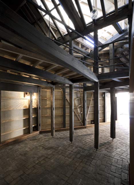 Yachiyo by Atelier Tekuto Yachiyo by Atelier Tekuto