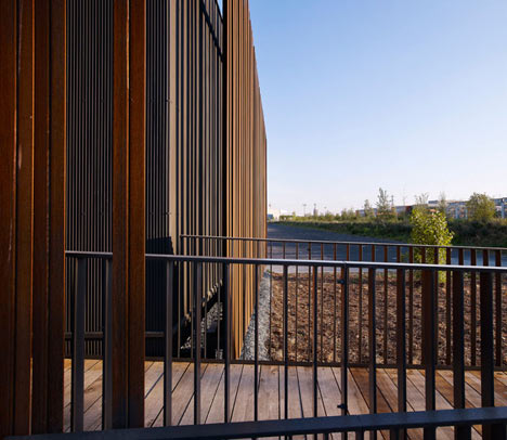 Centre d'Examen du Permis by Samuel Delmas Architectes