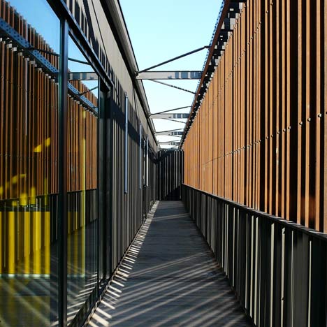 Centre d'Examen du Permis by Samuel Delmas Architectes