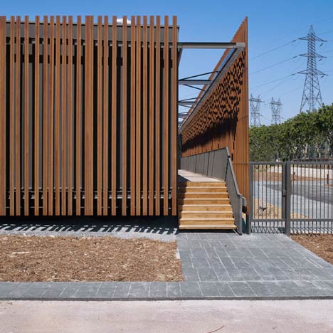 Centre d'Examen du Permis by Samuel Delmas Architectes