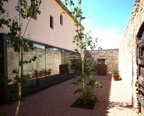 Grifols Academy by TWO/BO Arquitectura and Luis Twose Grifols Academy by TWO/BO Arquitectura and Luis Twose