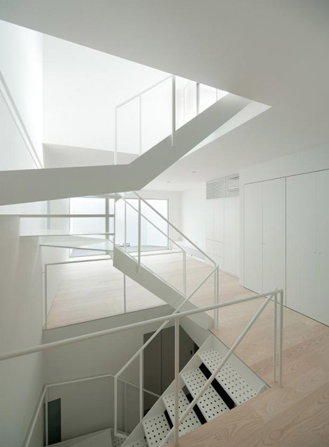 Hi House by Yosuke Ichii Hi House by Yosuke Ichii