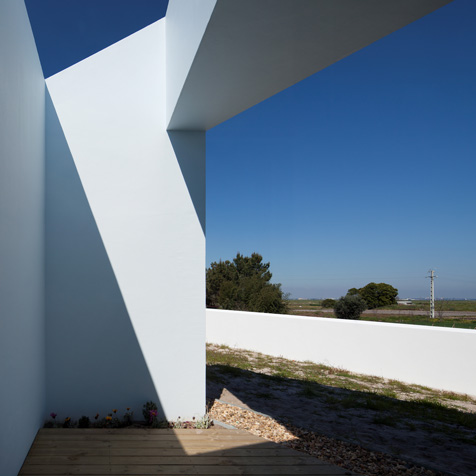 House in Possanco by ARX Portugal Arquitectos