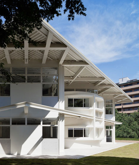 International School of the Sacred Heart by Atelier SNS