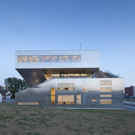 Neighbourhood Centre by Colboc Franzen & Associés