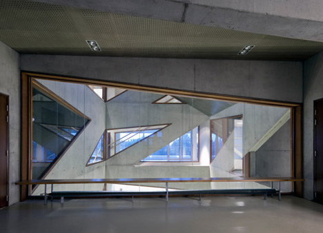 Neighbourhood Centre by Colboc Franzen & Associés
