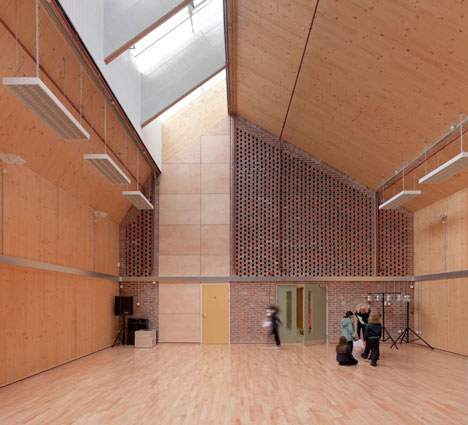 Sandal Magna Community Primary School by Sarah Wigglesworth Architects