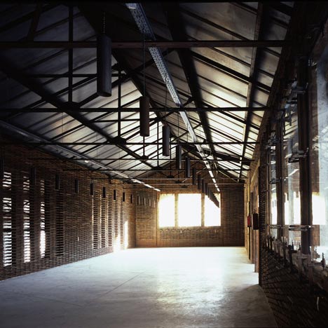 Warehouse 8B by Arturo Franco Office for Architecture Warehouse 8B by Arturo Franco Office for Architecture