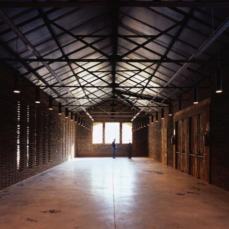 Warehouse 8B by Arturo Franco Office for Architecture Warehouse 8B by Arturo Franco Office for Architecture