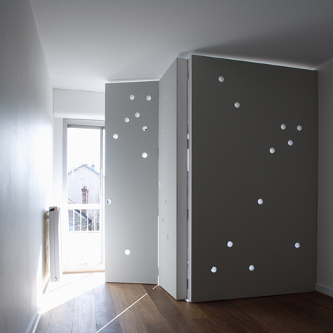Apartment for a dancer and choreographer by CUT Architectures Apartment for a dancer and choreographer by CUT Architectures
