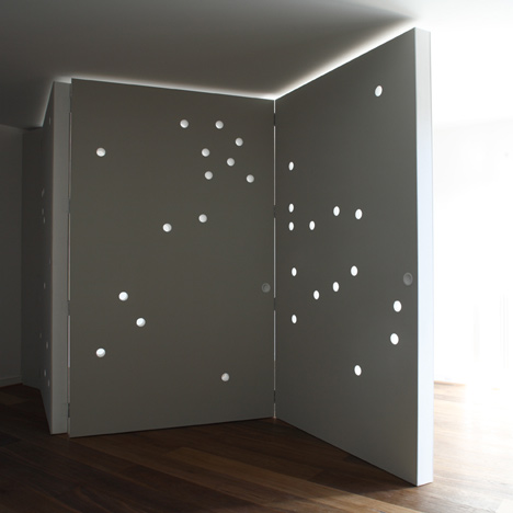 Apartment for a dancer and choreographer by CUT Architectures Apartment for a dancer and choreographer by CUT Architectures