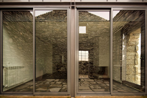 Cabrela House by Orgânica Arquitectura