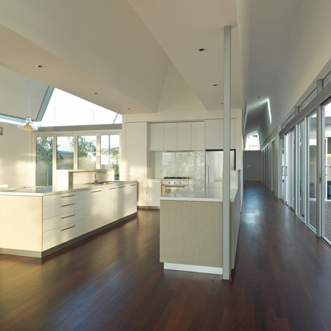 Florida Beach House by Iredale Pedersen Hook