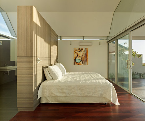 Florida Beach House by Iredale Pedersen Hook