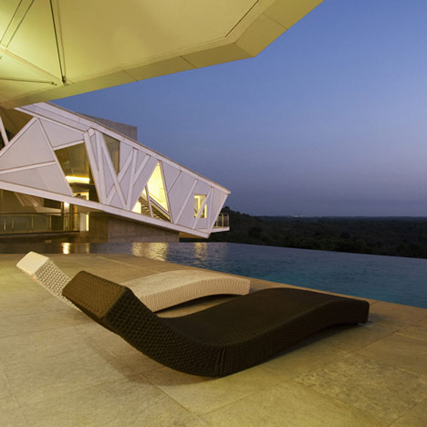 House at Alibag by Malik Architecture House at Alibag by Malik Architecture