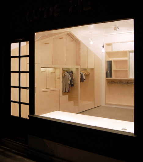 Pop-Out House by Mut Architecture and Benjamin Mahon Pop-Out House by Mut Architecture and Benjamin Mahon