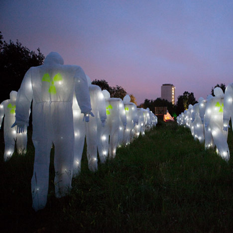 Radioactive Control by Luzinterruptus