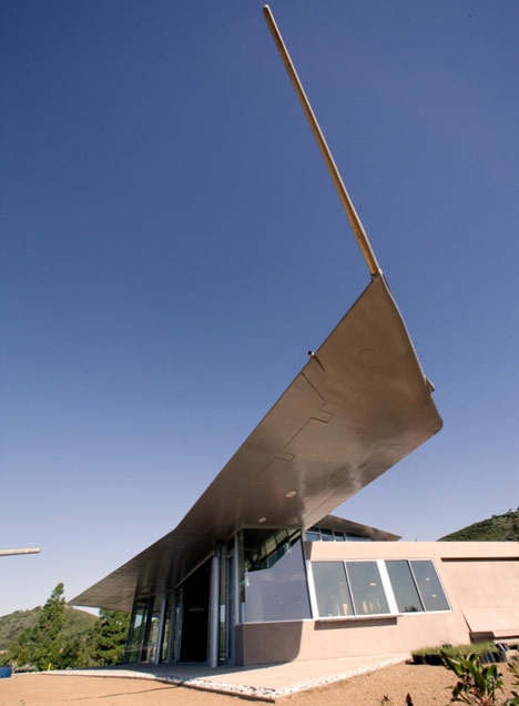 747 Wing House by Studio of Environmental Architecture 747 Wing House by Studio of Environmental Architecture