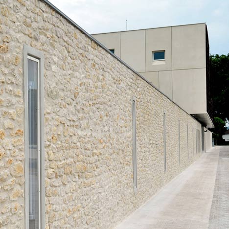 Police Station of Provins by Ameller, Dubois & Associés Police Station of Provins by Ameller, Dubois & Associés