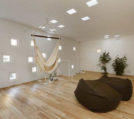 Room Room by Takeshi Hosaka Room Room by Takeshi Hosaka
