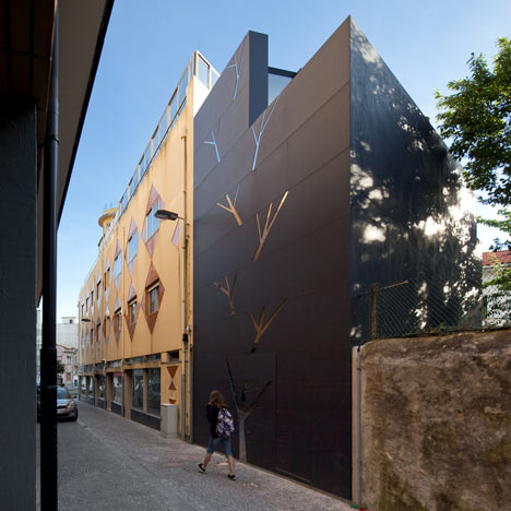 Frei Sebastião House by Arsónio Fernandez