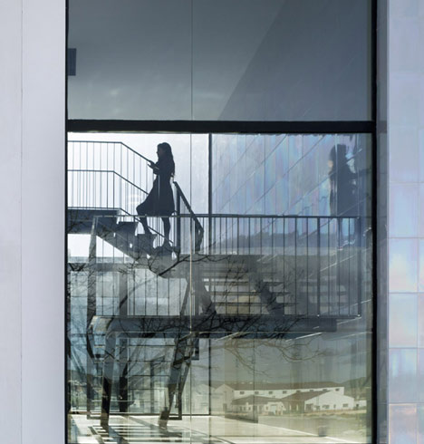 Music Hall and House in Algueña by Cor & Asociados