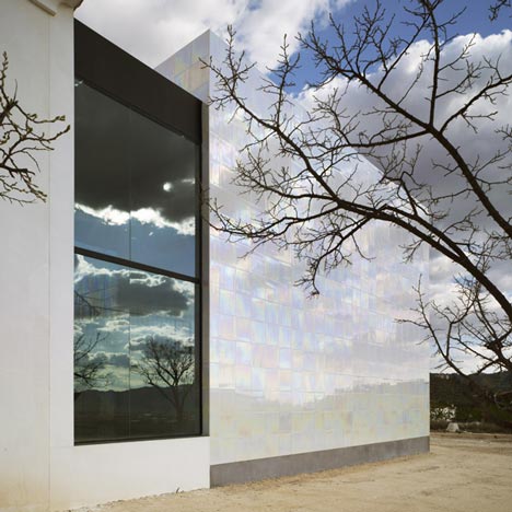 Music Hall and House in Algueña by Cor & Asociados