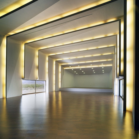 Music Hall and House in Algueña by Cor & Asociados