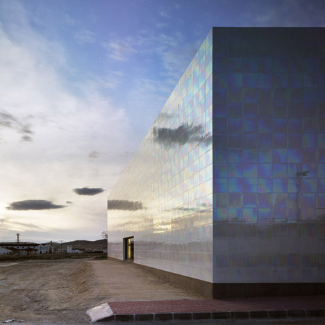 Music Hall and House in Algueña by Cor & Asociados