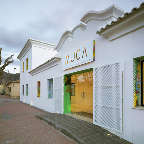 Music Hall and House in Algueña by Cor & Asociados