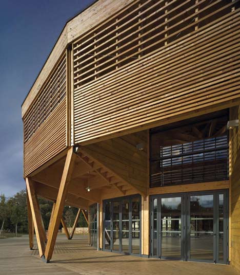 Restaurant and Theatre for La Rive Domain by Nadau Lavergne
