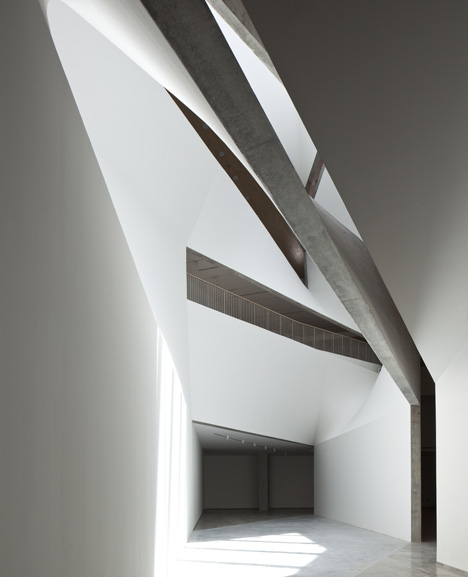 Herta and Paul Amir Building of the Tel Aviv Museum of Art by Preston Scott Cohen Herta and Paul Amir Building of the Tel Aviv Museum of Art by Preston Scott Cohen