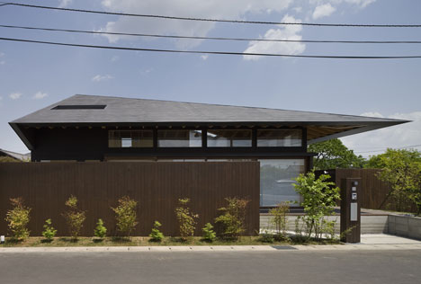 Large Roof by Architect Cafe Large Roof by Architect Cafe