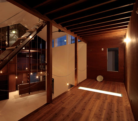 House with Empty Lot by ON design