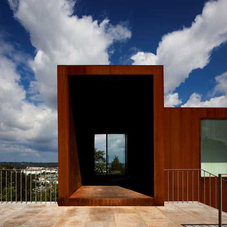 Pombal Castle Hill by Comoco Pombal Castle Hill by Comoco