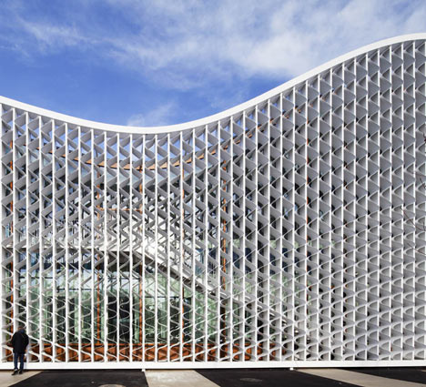 The Mantes-la-Jolie Water Sports Centre by Agence Search