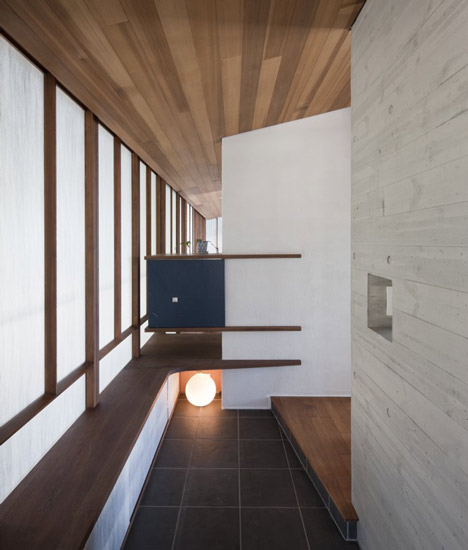 Wind-dyed House by Kazuhiko Kishimoto:acaa Wind-dyed House by Kazuhiko Kishimoto:acaa
