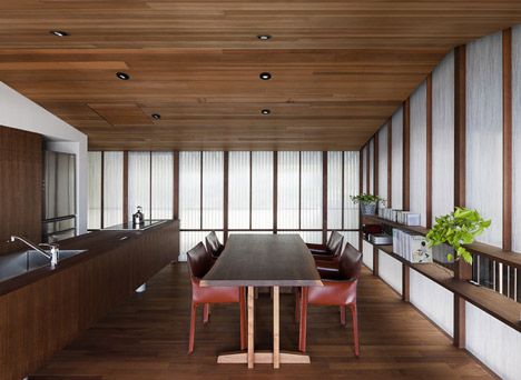 Wind-dyed House by Kazuhiko Kishimoto:acaa Wind-dyed House by Kazuhiko Kishimoto:acaa