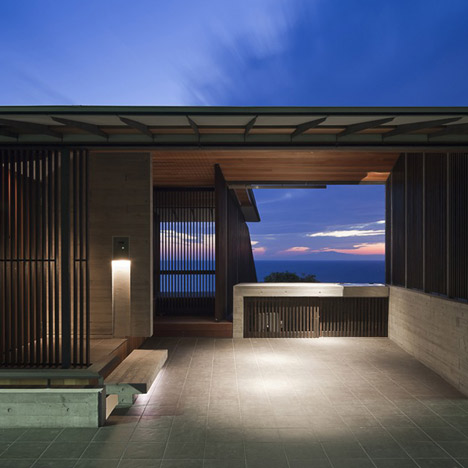 Wind-dyed House by Kazuhiko Kishimoto:acaa Wind-dyed House by Kazuhiko Kishimoto:acaa