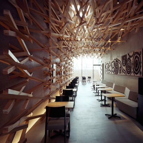 Starbucks Coffee at Dazaifu Dazaifu Tenman-gū by Kengo Kuma and Associates