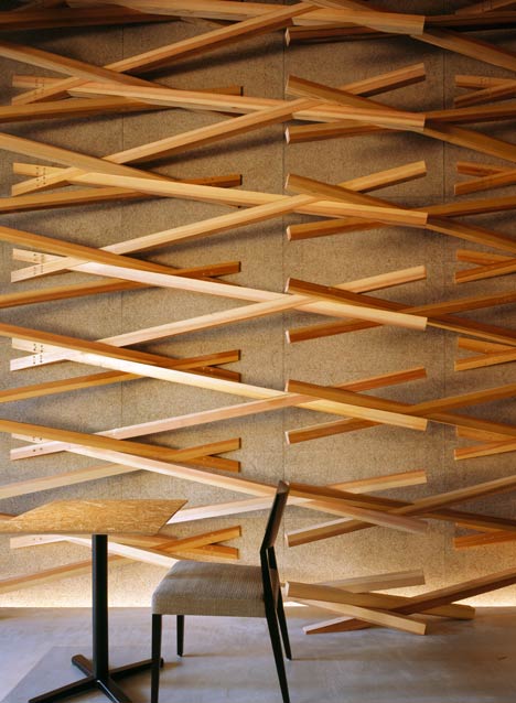 Starbucks Coffee at Dazaifu Dazaifu Tenman-gū by Kengo Kuma and Associates