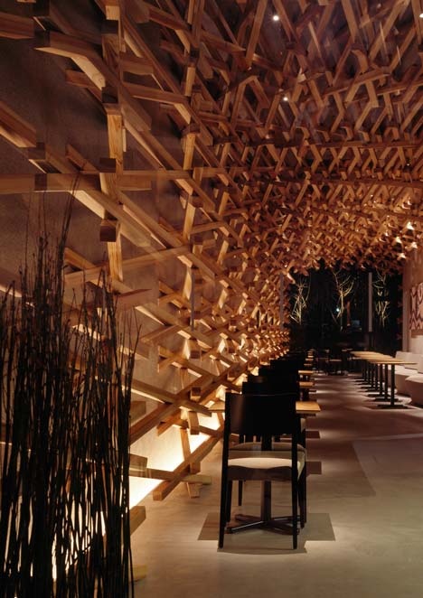 Starbucks Coffee at Dazaifu Dazaifu Tenman-gū by Kengo Kuma and Associates