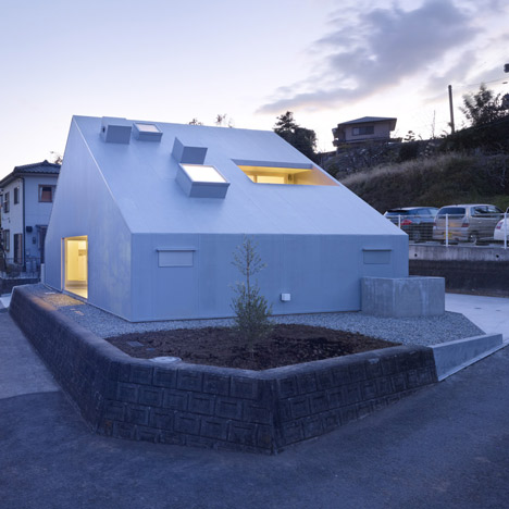 Cloudy House by Takao Shiotsuka