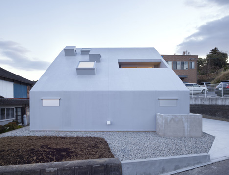 Cloudy House by Takao Shiotsuka
