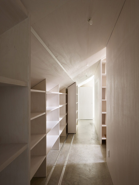 Cloudy House by Takao Shiotsuka