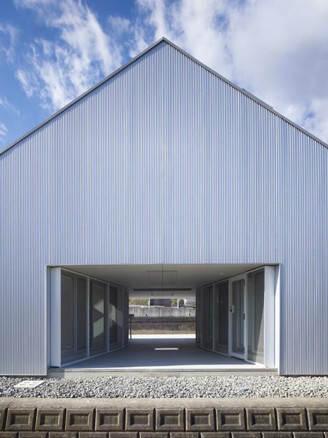 Cloudy House by Takao Shiotsuka